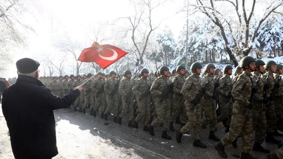 Ο Ερντογάν «εκκαθαρίζει» το στράτευμα – Συνελήφθησαν ως γκιουλενιστές 128 μέλη των ενόπλων δυνάμεων